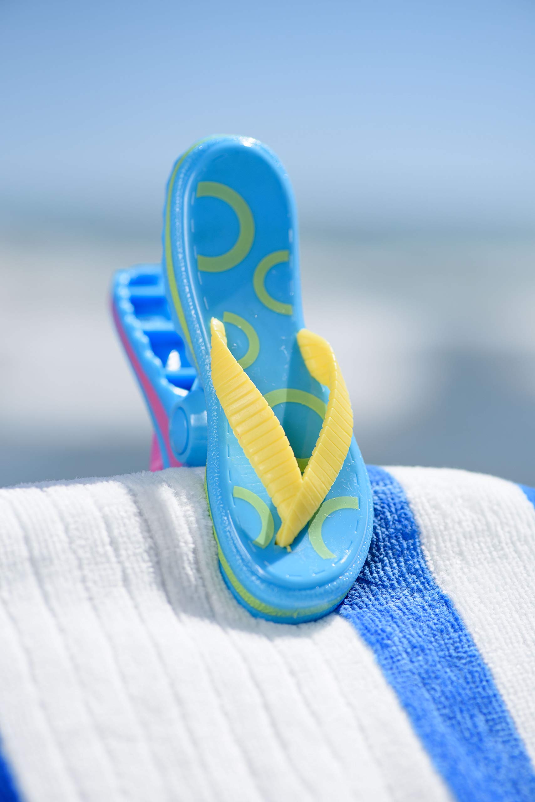 O2Cool Bocaclips - Beach Towel Clips For Beach Chairs, Patio And Pool Accessories Clothes Pins Or Bag Clips - (Flip Flop) 4 Clip